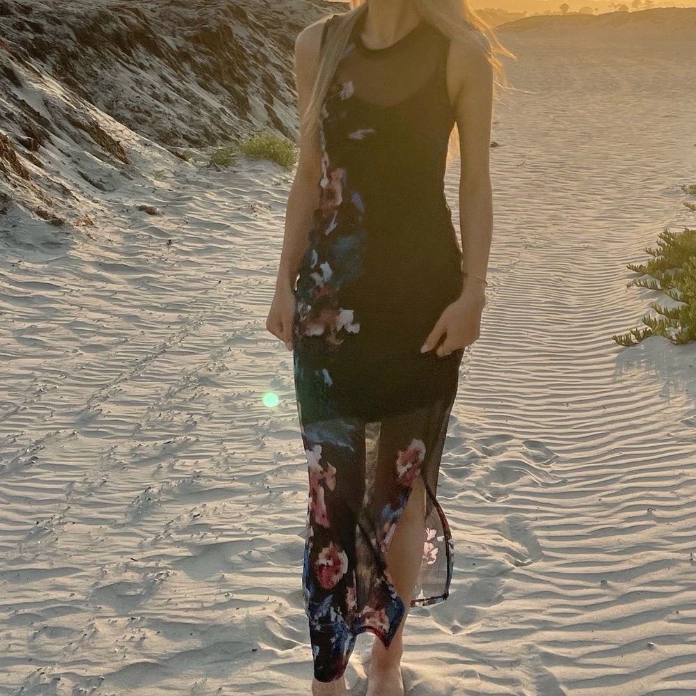BOLD elements Black Floral Maxi Dress